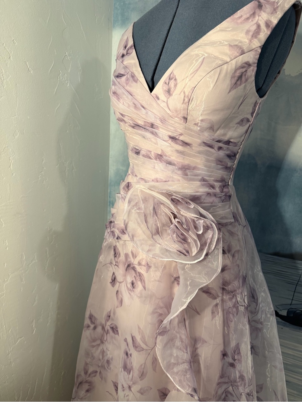 Elegant Lavender Floral V-Neck Evening Dress 226 - Picture 6 of 10